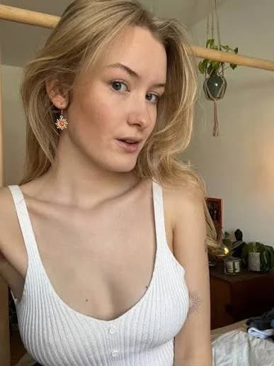 ASMR Emily
